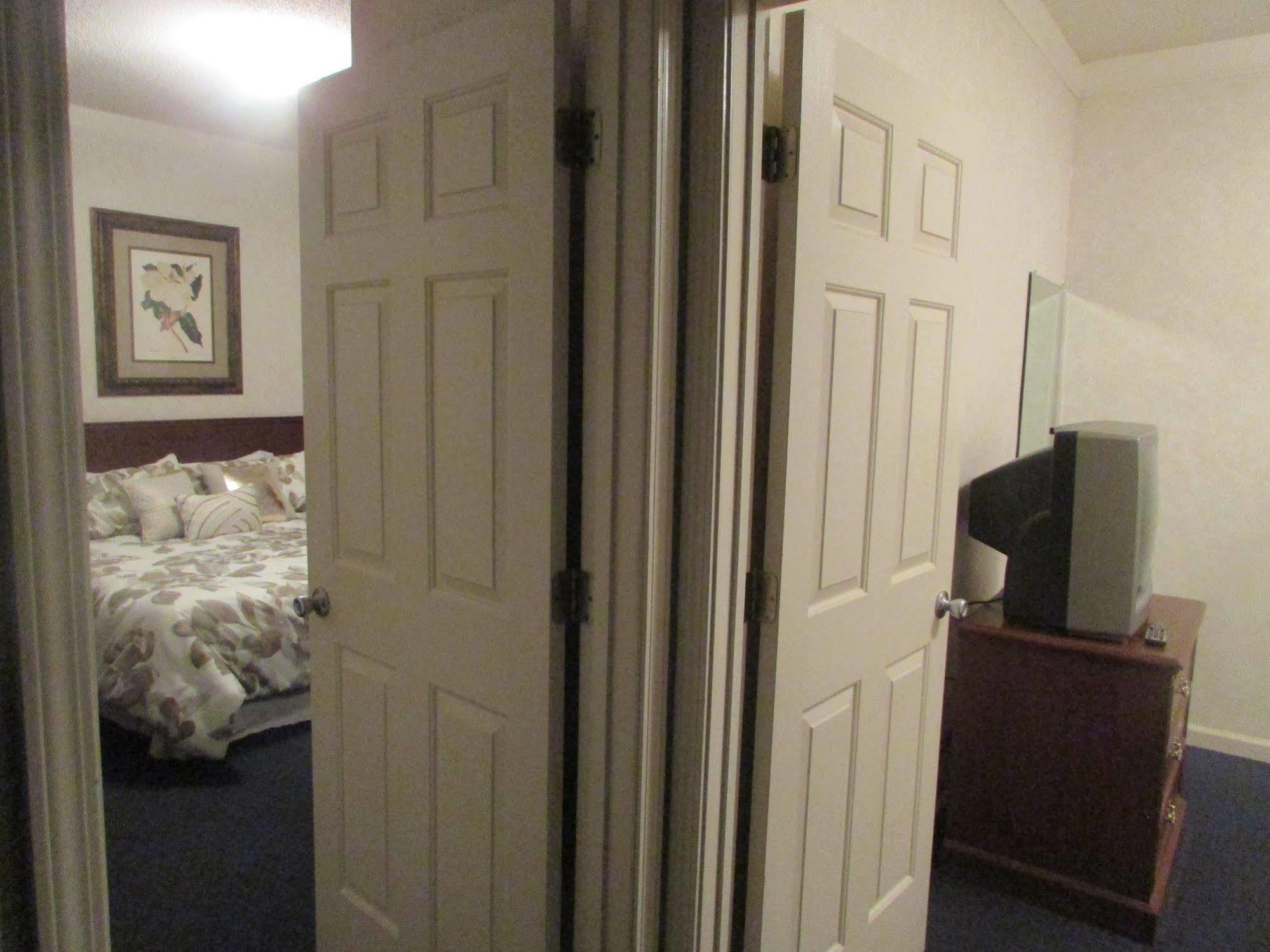 Plantation Oaks Hotell Millington Eksteriør bilde