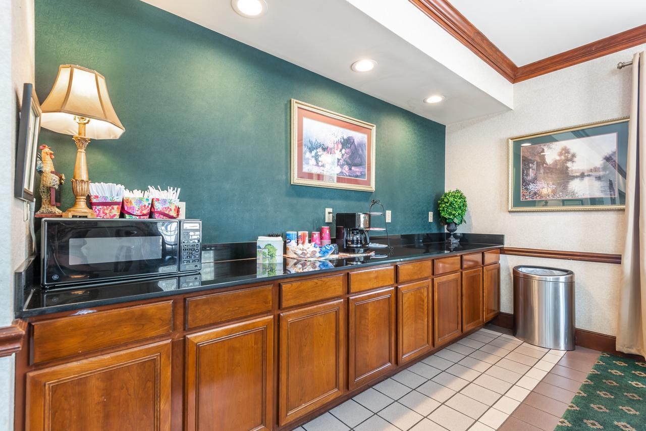 Plantation Oaks Hotell Millington Eksteriør bilde